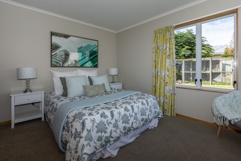 Photo of property in 11 Kensington Drive, Taradale, Napier, 4112