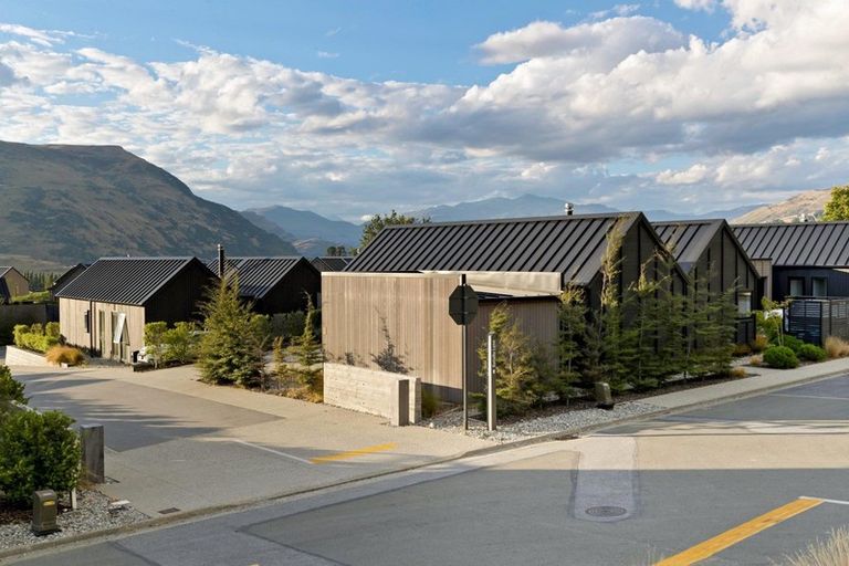 Photo of property in 2 Kotuku Lane, Hobsonville, Auckland, 0616