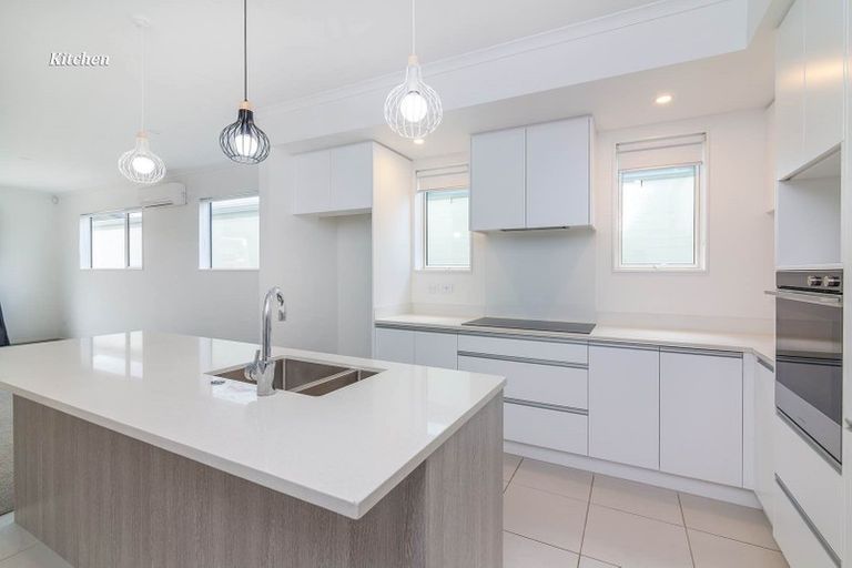 Photo of property in 10 Torea Tai Road, Hobsonville, Auckland, 0616