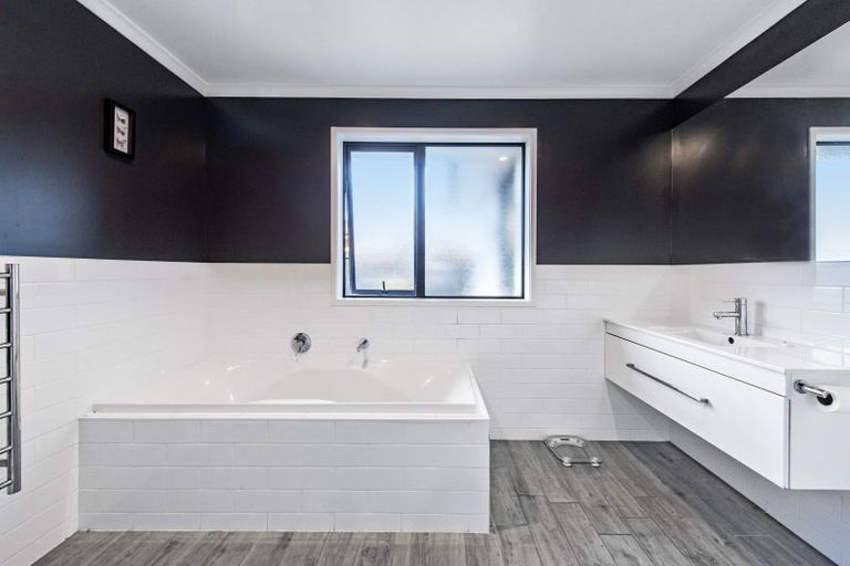 Photo of property in 11 Ragley Way, Rolleston, 7615