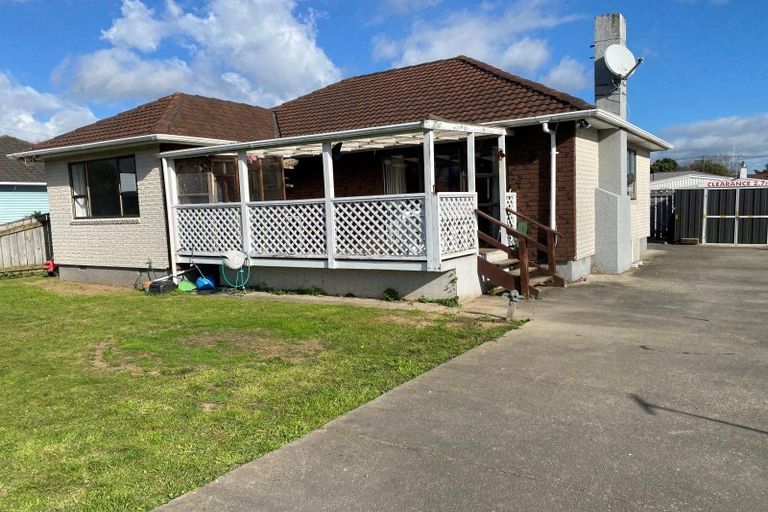 Photo of property in 12 Saint Annes Street, Levin, 5510