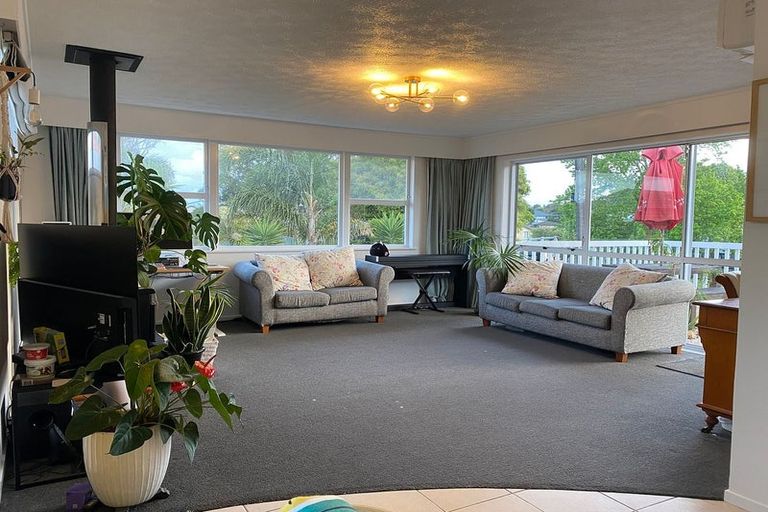 Photo of property in 12 Poto Street, Te Atatu South, Auckland, 0610