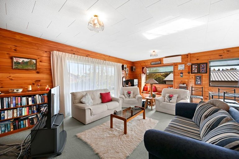 Photo of property in 2 Emma Place, Pukete, Hamilton, 3200