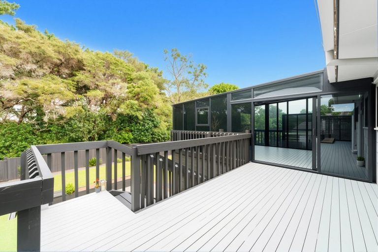 Photo of property in 9 West Harbour Drive, West Harbour, Auckland, 0618