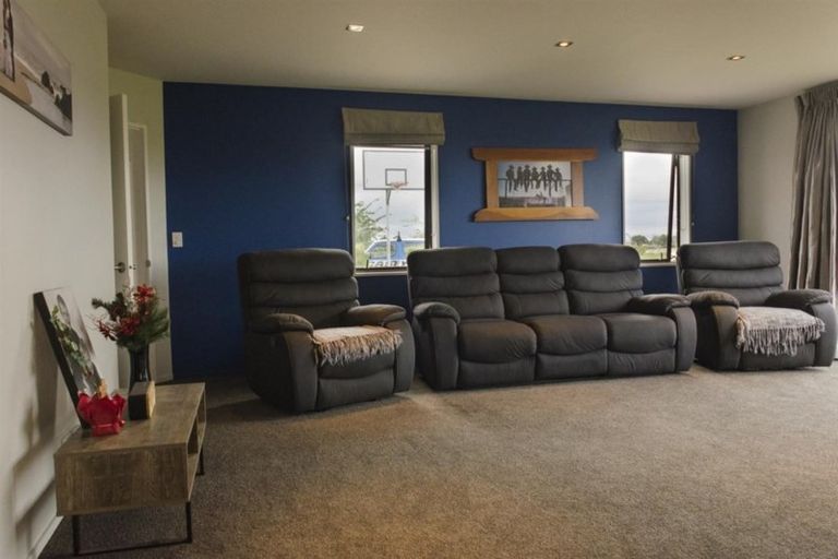 Photo of property in 22 Snodgrass Road, Westport, 7892