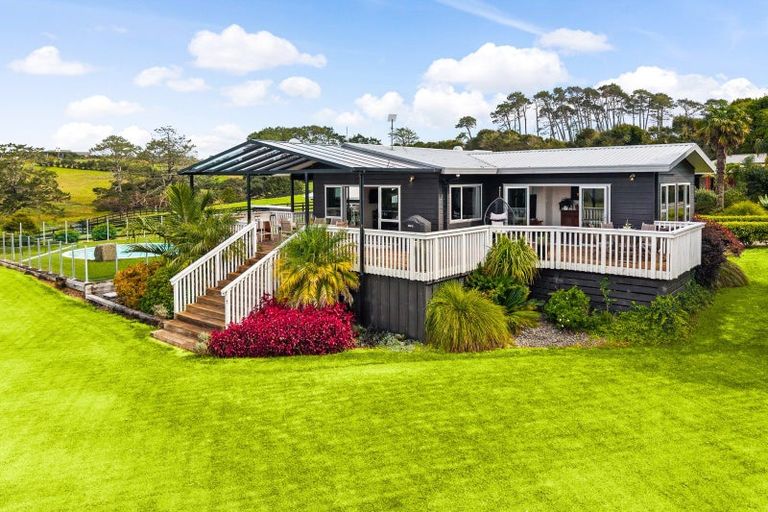 Photo of property in 145 Hanham Road, Kumeu, 0891