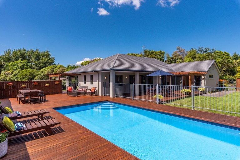 Photo of property in 33 Killalea Place, Paraparaumu, 5032