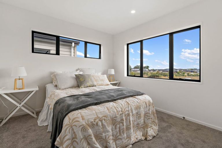 Photo of property in 12 Kapeta Lane, Karaka, 2113