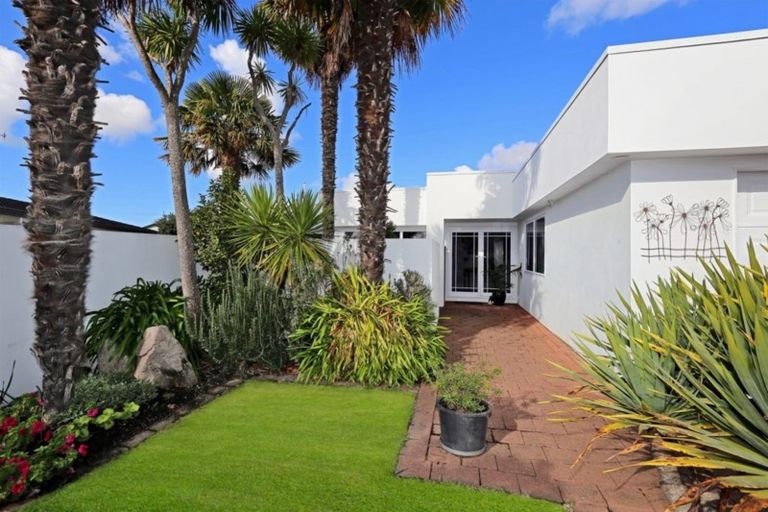 Photo of property in 5 Cadogan Lane, Taradale, Napier, 4112