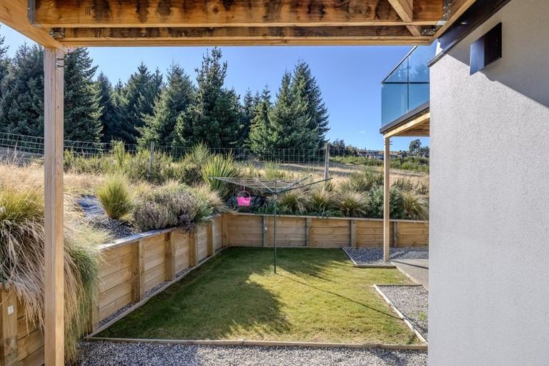 Photo of property in 60 Kirimoko Crescent, Wanaka, 9305