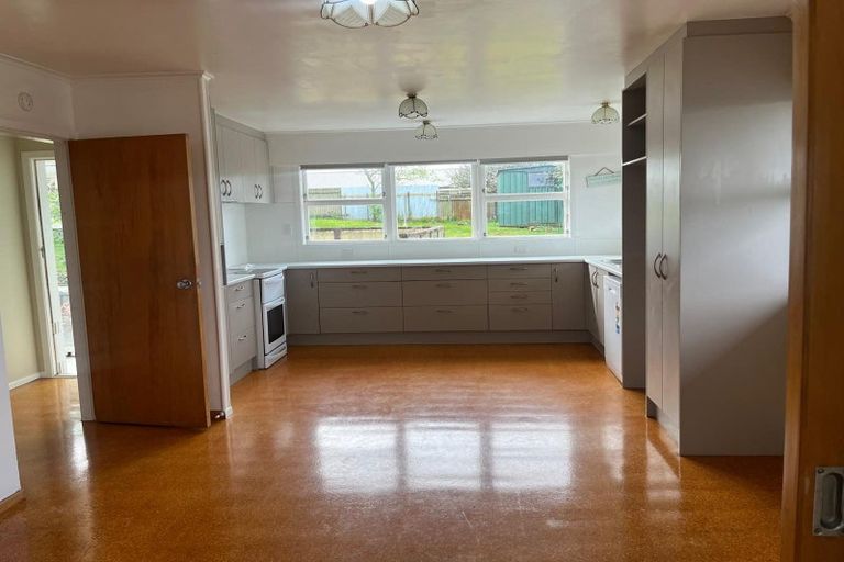 Photo of property in 15 Ellesmere Crescent, Pakuranga Heights, Auckland, 2010