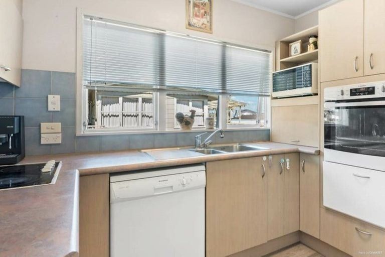 Photo of property in 8/416 Hibiscus Coast Highway, Orewa, 0931