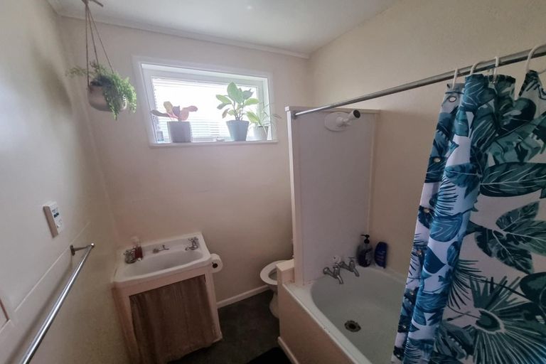 Photo of property in 2/17a Miro Street, Trentham, Upper Hutt, 5018