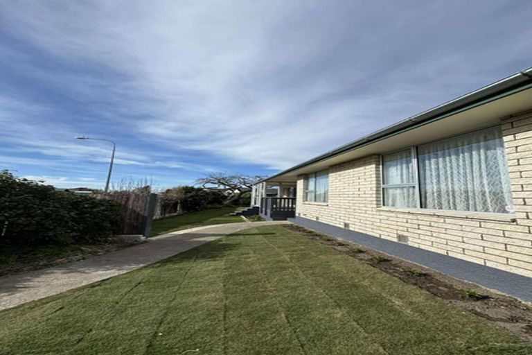Photo of property in 17 Beeston Place, Redwood, Christchurch, 8051