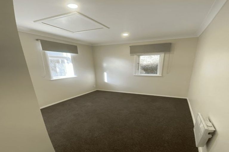 Photo of property in 5 Lonsdale Crescent, Rongotai, Wellington, 6022