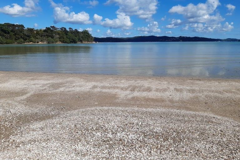 Photo of property in 73 Pipiroa Road, Ngatea, 3503