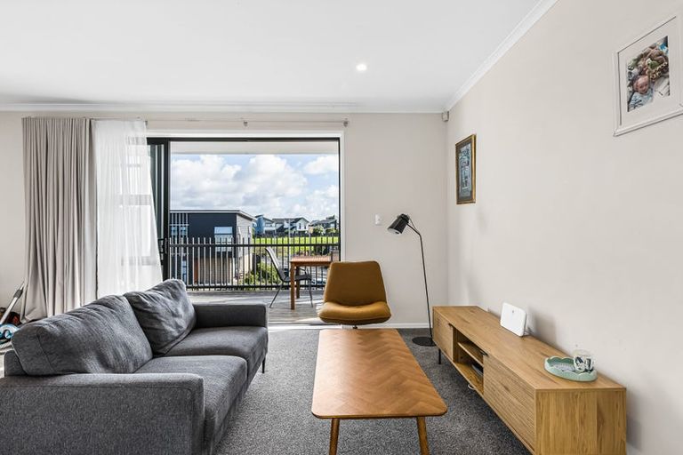 Photo of property in 32 Raranga Lane, Hobsonville, Auckland, 0616