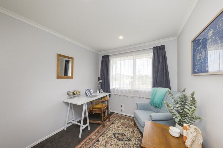 Photo of property in 25 Hartwell Drive, Kelvin Grove, Palmerston North, 4470