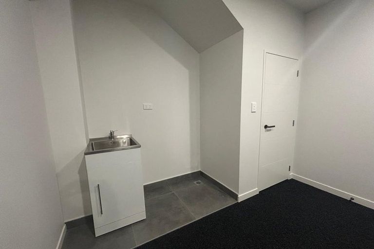 Photo of property in 21e Putini Road, Mangere Bridge, Auckland, 2022