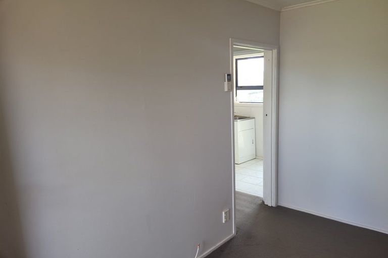 Photo of property in 43 Rathgar Road, Henderson, Auckland, 0610
