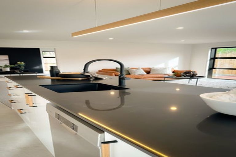 Photo of property in 7 Gratitude Way, Kelvin Grove, Palmerston North, 4414