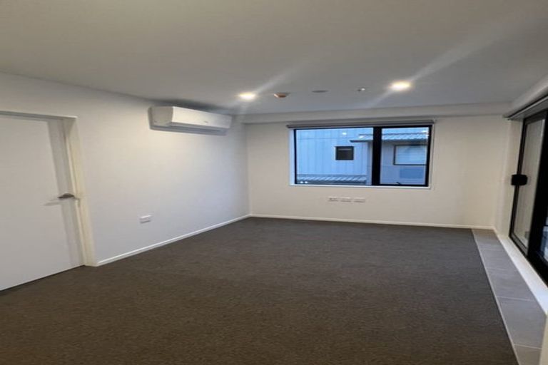 Photo of property in 109/28c Eileen Newey Place, Henderson, Auckland, 0612
