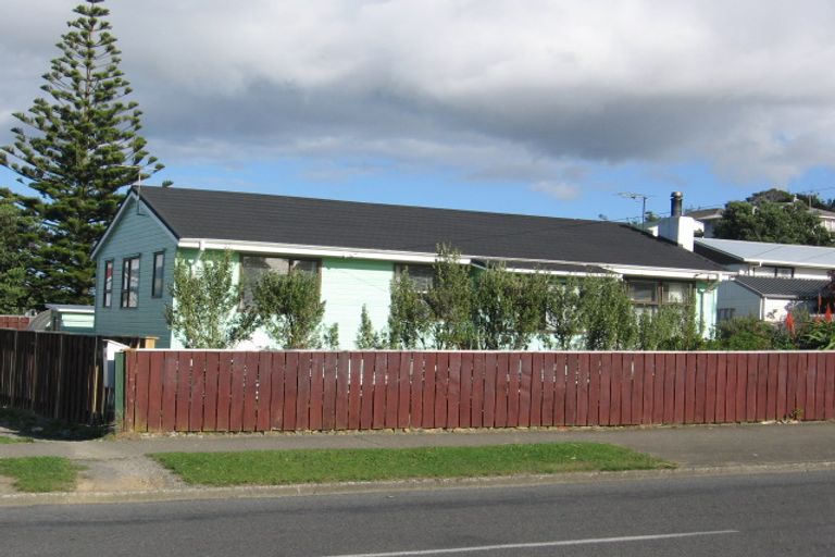 Photo of property in 31 Te Puke Street, Titahi Bay, Porirua, 5022