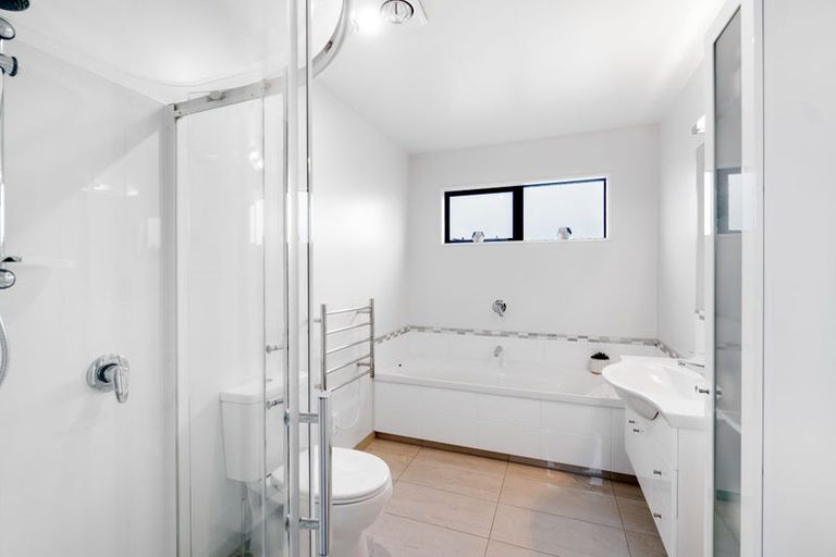 Photo of property in 19 Tangy Loch Lane, Broomfield, Christchurch, 8042