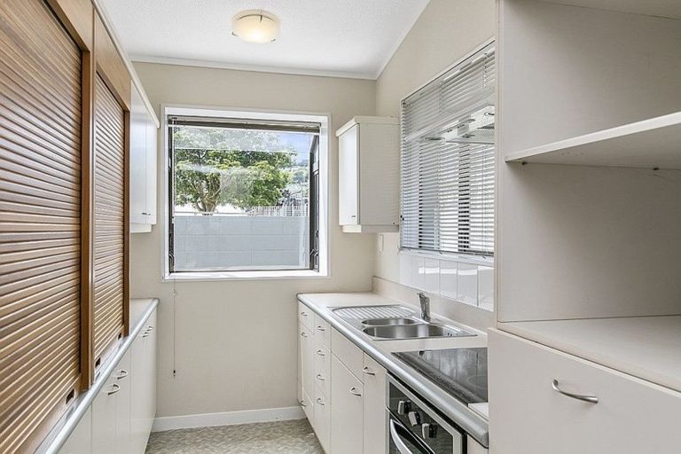Photo of property in 22/4u Dr Taylor Terrace, Johnsonville, Wellington, 6037