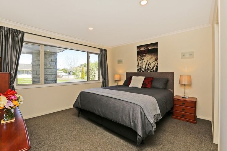 Photo of property in 6 D'arcy Place, Taradale, Napier, 4112