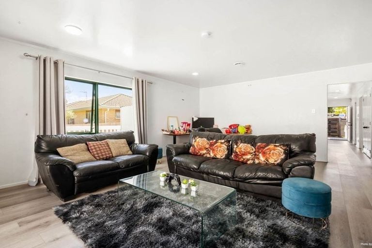 Photo of property in 28 Wai Iti Place, Clendon Park, Auckland, 2103