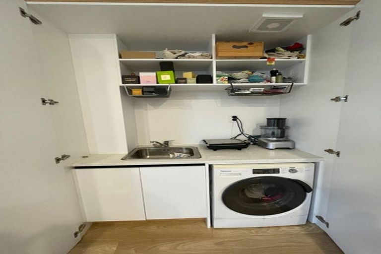 Photo of property in 7/4 Edgerton Road, Te Atatu Peninsula, Auckland, 0610