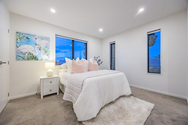 Photo of property in 3c Dawnhaven Drive, Te Atatu Peninsula, Auckland, 0610