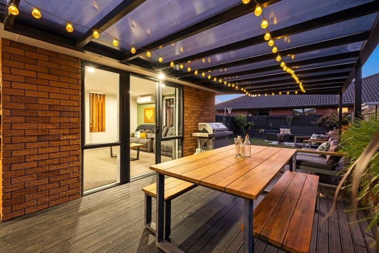 Photo of property in 23 Seabreeze Place, Papamoa Beach, Papamoa, 3118
