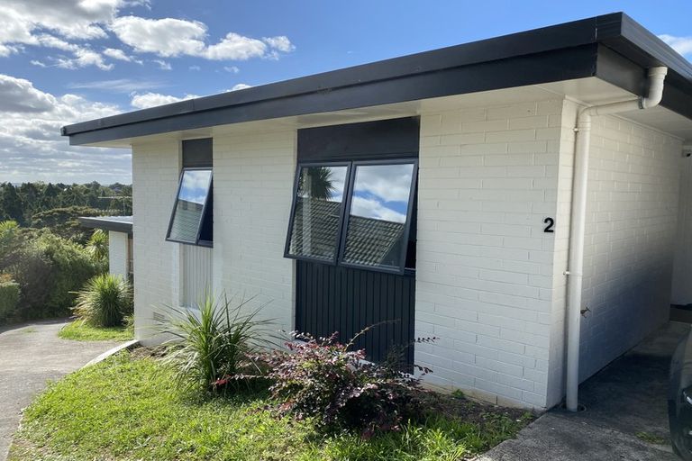 Photo of property in 2/10 Coroglen Avenue, Birkenhead, Auckland, 0626