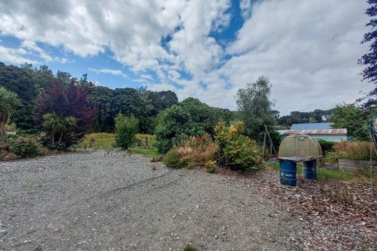Photo of property in 14 Half Mile Road, Tuatapere, 9620
