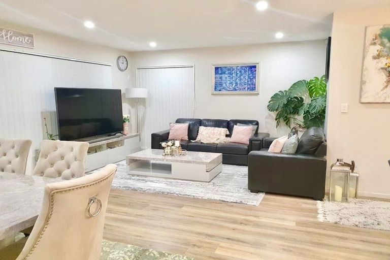 Photo of property in 10 Wairepo Street, Takanini, 2112