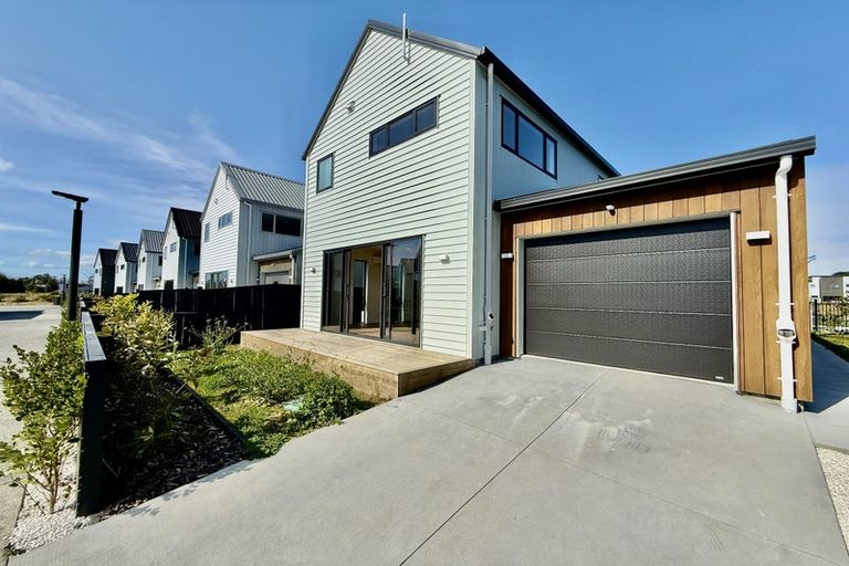 Photo of property in 77a Schoolside Road, Kumeu, 0810