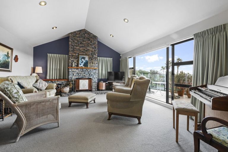 Photo of property in 39 Alec Craig Way, Gulf Harbour, Whangaparaoa, 0930