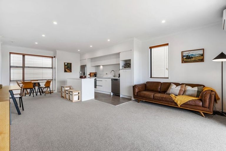 Photo of property in 16 Raranga Lane, Hobsonville, Auckland, 0616