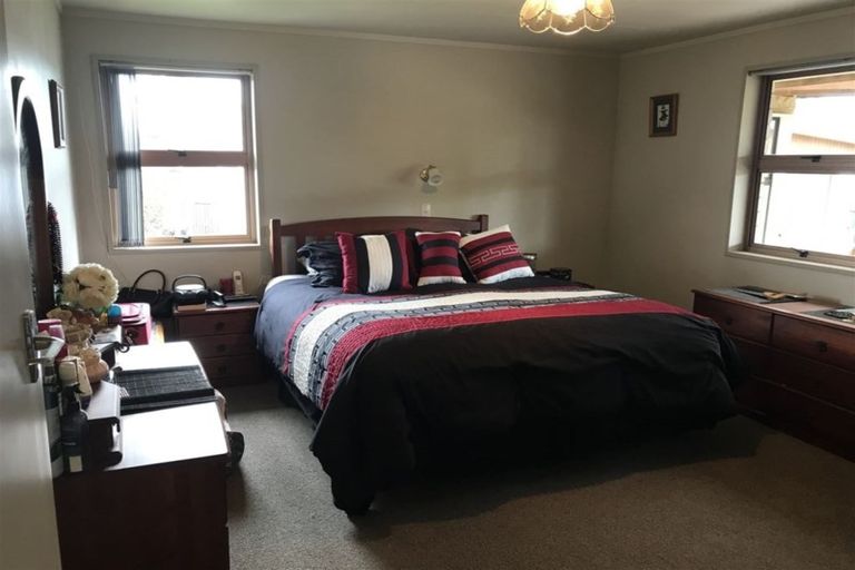 Photo of property in 39 Knorp Street, Halcombe, Feilding, 4779
