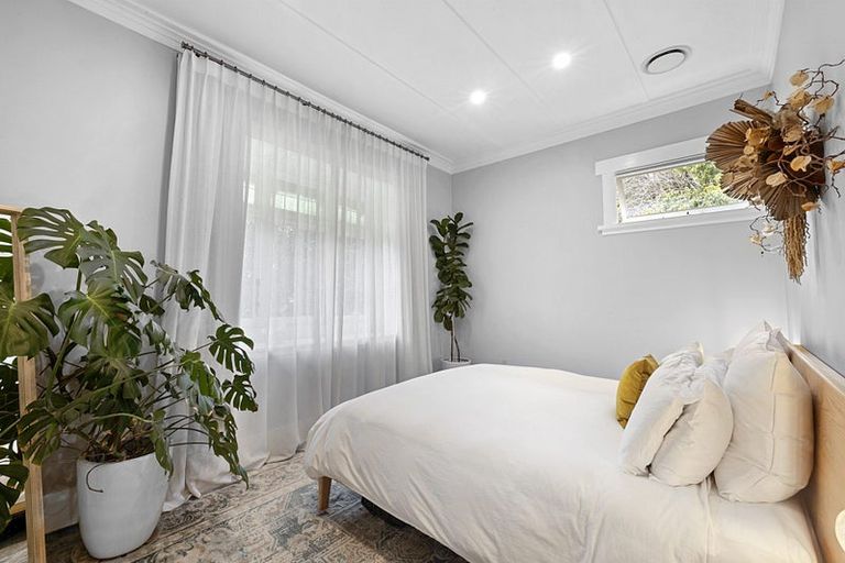 Photo of property in 70 Morley Street, New Plymouth, 4310