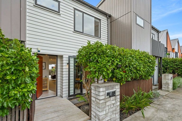 Photo of property in 37 Mapou Road, Hobsonville, Auckland, 0616