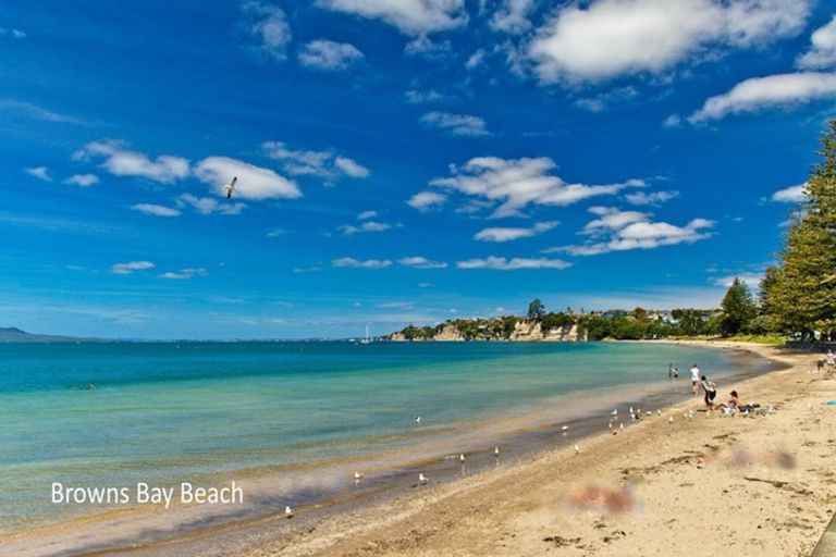 Photo of property in 2/131 Browns Bay Road, Browns Bay, Auckland, 0630