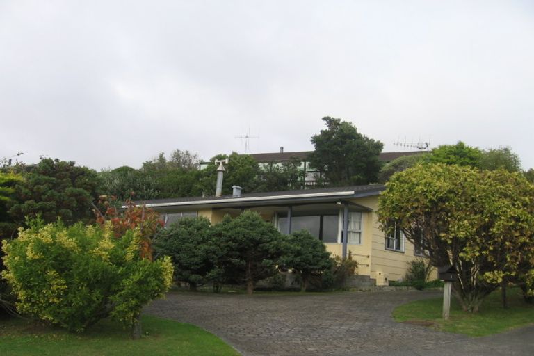 Photo of property in 1 Longitude Place, Whitby, Porirua, 5024
