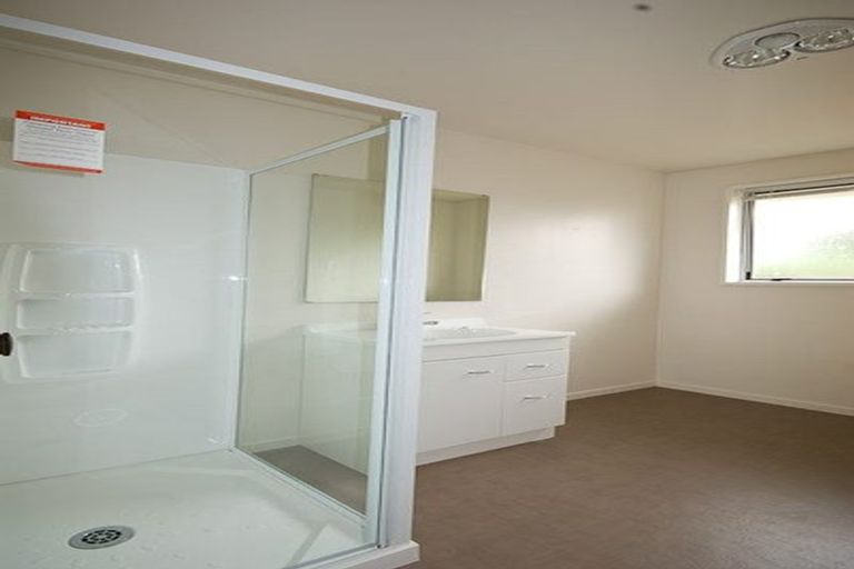 Photo of property in 42 Chipping Lane, Redwood, Christchurch, 8051