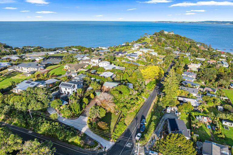 Photo of property in 3 Leigh Road, Leigh, 0985