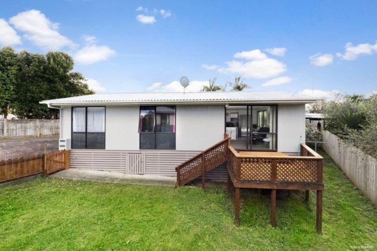 Photo of property in 342c/2 Royal Road, Massey, Auckland, 0614