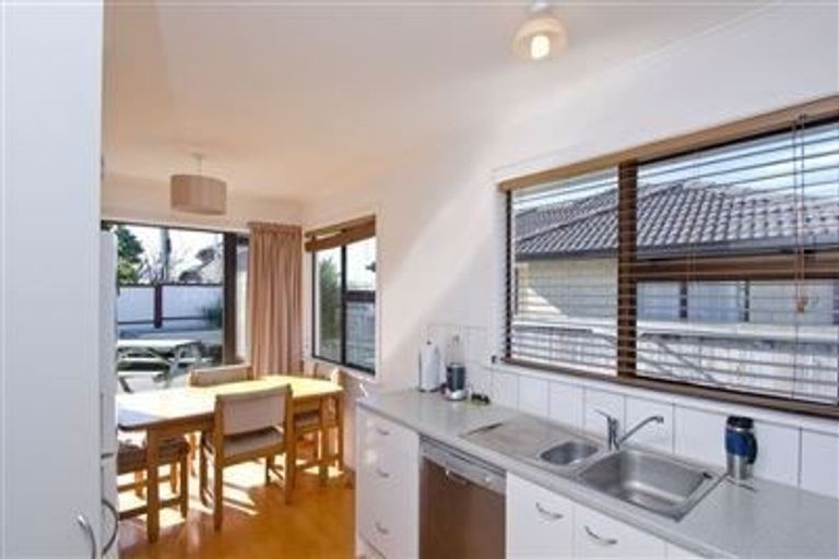 Photo of property in 204 Ngatai Road, Otumoetai, Tauranga, 3110