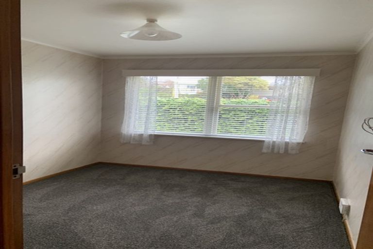 Photo of property in 43 Mason Street, New Lynn, Auckland, 0600